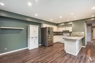521 Milton Dr, Naperville, IL 60563 - Photo 8