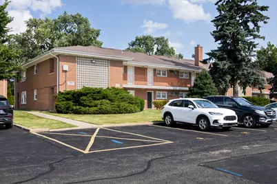 1101 Holiday Lane #8, Des Plaines, IL 60016 - Photo 2