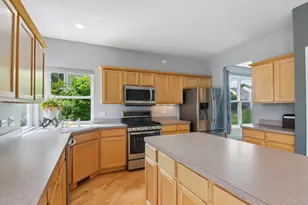 1999 Sparrow Cir, Round Lake, IL 60073 - Photo 12