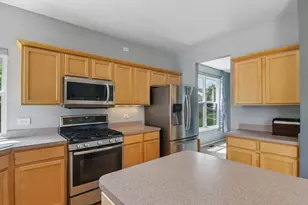 1999 Sparrow Cir, Round Lake, IL 60073 - Photo 14
