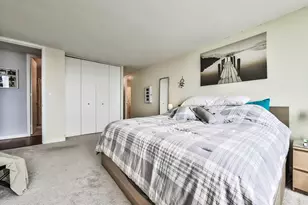 655 W Irving Park Rd, Chicago, IL 60613 - Photo 22