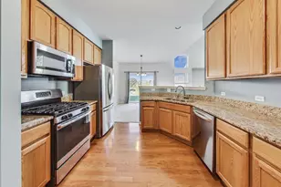 3211 S Ronan Dr, Lake in the Hills, IL 60156 - Photo 8