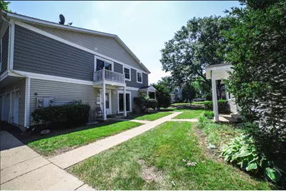 1205 Quincy Court, Wheeling, IL 60090 - Photo 4