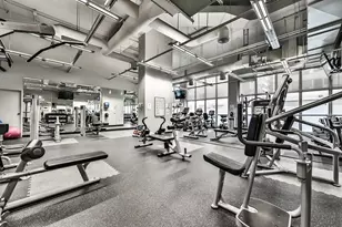 655 W Irving Park Rd, Chicago, IL 60613 - Photo 18