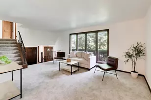 915 W Frontenac Dr, Arlington Heights, IL 60004 - Photo 6