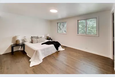 915 W Frontenac Drive, Arlington Heights, IL 60004 - Photo 18
