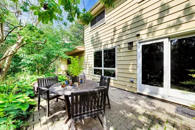 915 W Frontenac Drive, Arlington Heights, IL 60004 - Photo 32