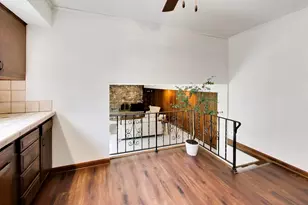 915 W Frontenac Dr, Arlington Heights, IL 60004 - Photo 12
