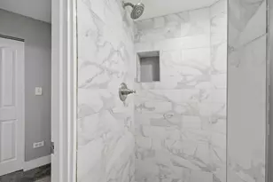 4541 S Prairie Ave, Chicago, IL 60653 - Photo 12