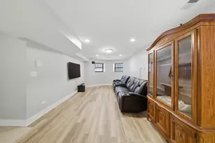 4541 S Prairie Ave, Chicago, IL 60653 - Photo 8