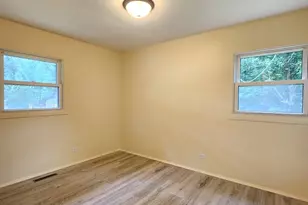 111 Woodland Dr, Round Lake Beach, IL 60073 - Photo 4