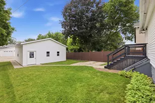 422 S 10th St, Dekalb, IL 60115 - Photo 26