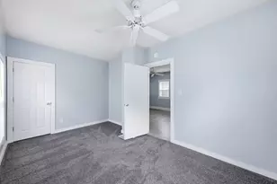 422 S 10th St, Dekalb, IL 60115 - Photo 14