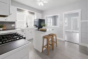 422 S 10th St, Dekalb, IL 60115 - Photo 12
