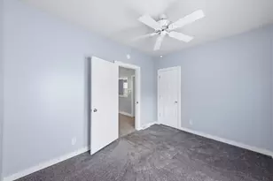 422 S 10th St, Dekalb, IL 60115 - Photo 18