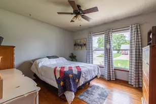 1027 W 3rd St, Spring Valley, IL 61362 - Photo 14
