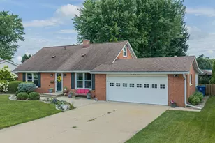 1027 W 3rd St, Spring Valley, IL 61362 - Photo 2