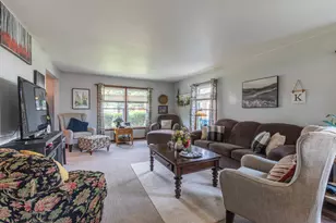 1027 W 3rd St, Spring Valley, IL 61362 - Photo 6