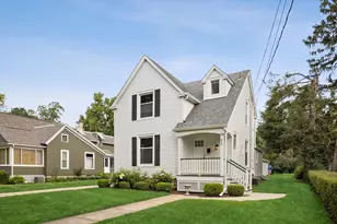 417 1st St, Batavia, IL 60510 - Photo 2