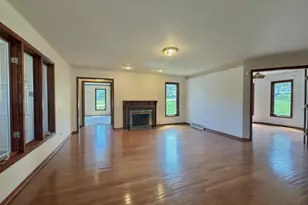 1 Genesee Ct, Bolingbrook, IL 60440 - Photo 10