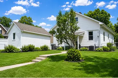 207 16th Avenue, Sterling, IL 61081 - Photo 4