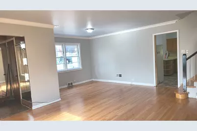 7023 S Bennett Avenue, Chicago, IL 60649 - Photo 4