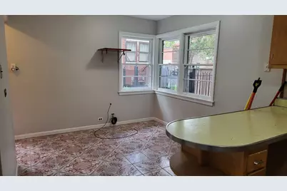 7023 S Bennett Avenue, Chicago, IL 60649 - Photo 10