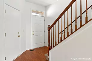 376 N Patriot Dr, Hainesville, IL 60030 - Photo 2