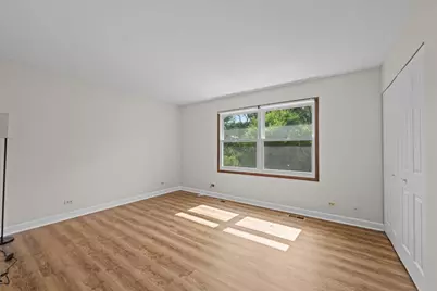 7655 Woodview Drive, Woodridge, IL 60517 - Photo 12