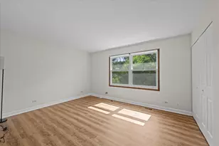 7655 Woodview Dr, Woodridge, IL 60517 - Photo 12