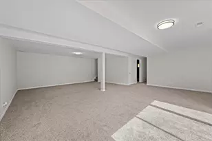 7655 Woodview Dr, Woodridge, IL 60517 - Photo 18
