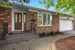 7655 Woodview Dr, Woodridge, IL 60517 - Photo 2