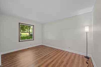 7655 Woodview Drive, Woodridge, IL 60517 - Photo 14
