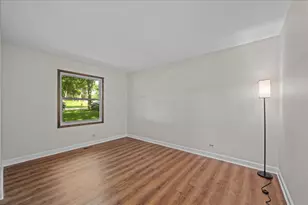 7655 Woodview Dr, Woodridge, IL 60517 - Photo 14