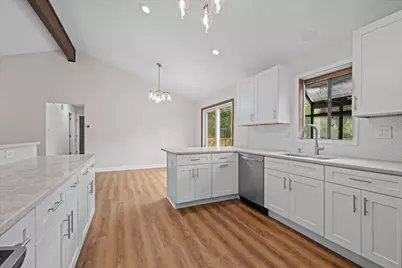 7655 Woodview Drive, Woodridge, IL 60517 - Photo 10