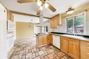 518 N William St, Joliet, IL 60435 - Photo 8