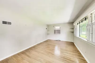 518 N William Street, Joliet, IL 60435 - Photo 2