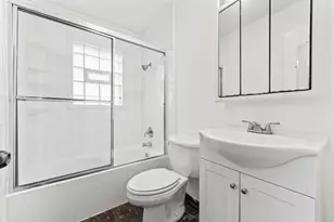 109 Landmeier Rd, Elk Grove Village, IL 60007 - Photo 10