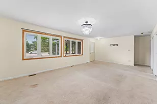 109 Landmeier Rd, Elk Grove Village, IL 60007 - Photo 14