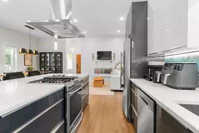 5047 W Winnemac Avenue, Chicago, IL 60630 - Photo 10