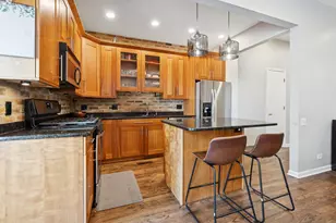 2307 W Melrose St, Chicago, IL 60618 - Photo 8