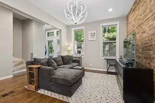2307 W Melrose St, Chicago, IL 60618 - Photo 4
