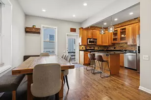 2307 W Melrose St, Chicago, IL 60618 - Photo 6