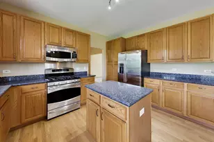 14106 Glenwood Ct, Libertyville, IL 60048 - Photo 10