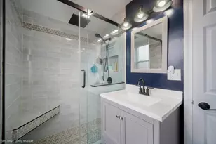 9717 S Hamlin Ave, Evergreen Park, IL 60805 - Photo 14