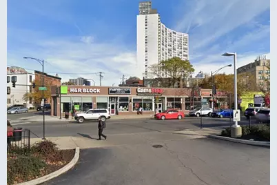 3951 N Broadway, Chicago, IL 60613 - Photo 2