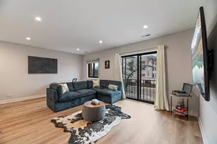 7109 N Western Ave, Chicago, IL 60645 - Photo 2