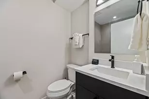 7109 N Western Ave, Chicago, IL 60645 - Photo 16