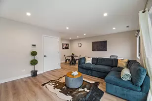 7109 N Western Ave, Chicago, IL 60645 - Photo 4