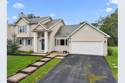 212 Galvin Parkway, Harvard, IL 60033 - Photo 2